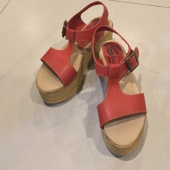 New! Sbicca Vintage Collection Womens Red Leather Strappy Wedges size 7 - Picture 1 of 7